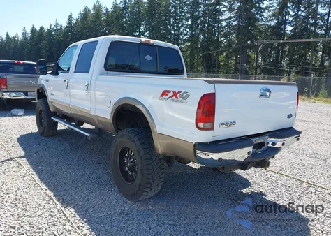 2005 Ford F-250 Lariat/Xl/Xlt z USA, uszkodzony, nr VIN 1FTSW21P05EB22026